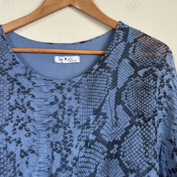 Gigi Moda Italy Silk Python Print Top - Picture 8 of 12